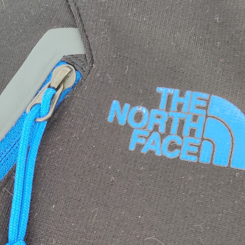 The North Face Men's 1/4‎ Zip Black Blue Trim Pullover Medium Athletic Sweater - Picture 6 of 16